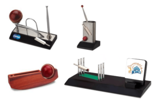 Cricket Table Top with Visiting Card Holder, Pens and Memos