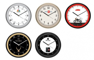 Different Design Wall Clock in Round Shape